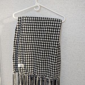 Black and white scarf Chanelle fabric